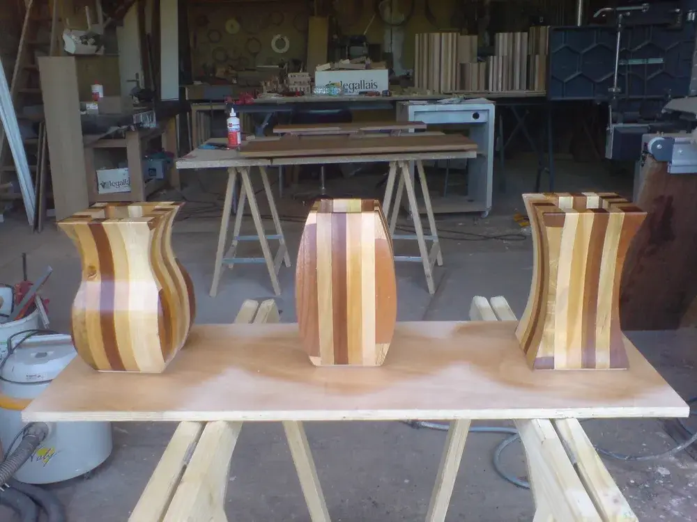 vases en divers bois précieux